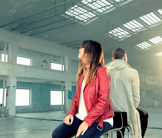 Complicidad es el nuevo video de Vanesa Martn con la participacin de Manuel Medrano.